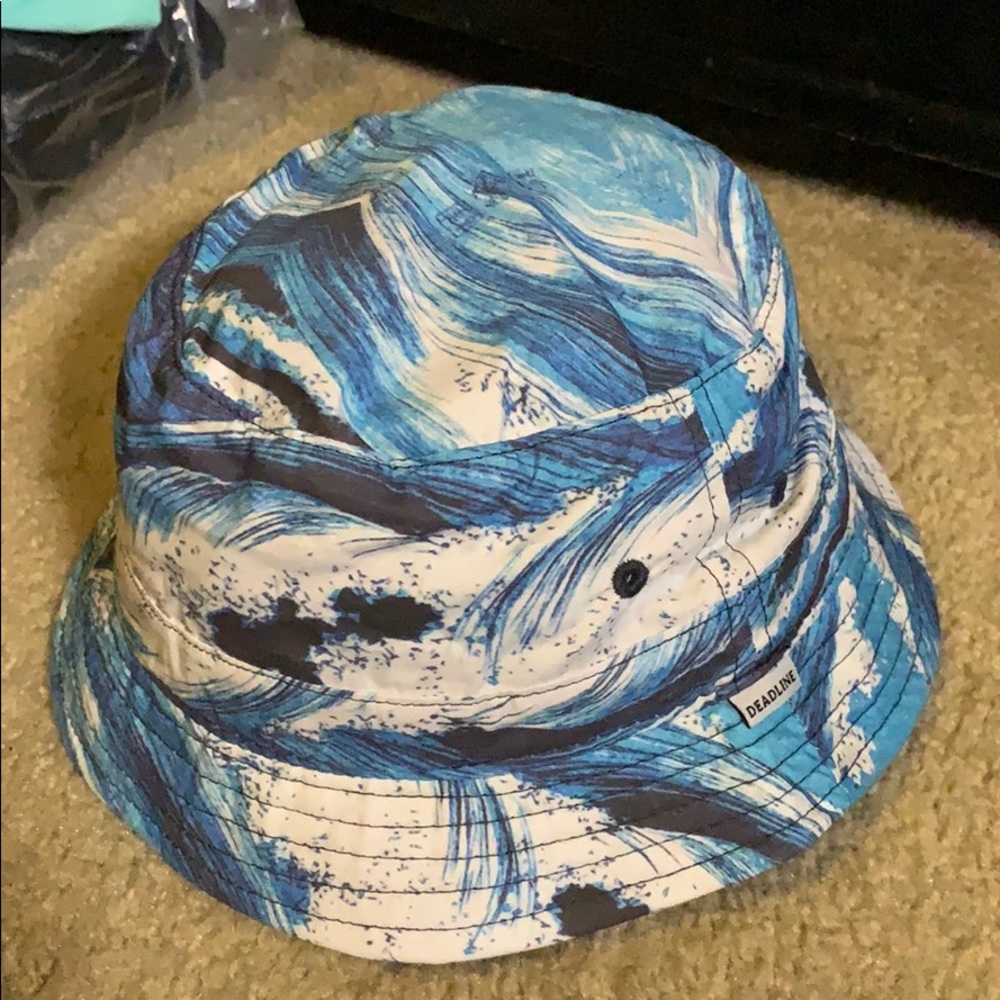 Deadline Limited Bucket Hat